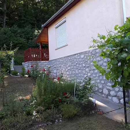 Erdőalja Casa de Férias *